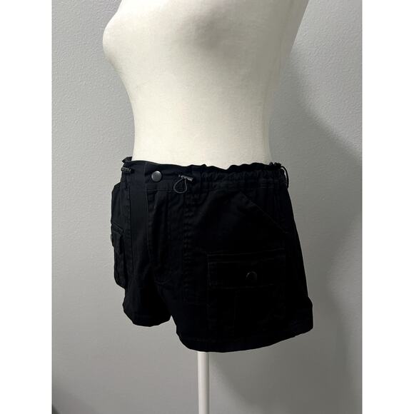 Forever 21 Cargo Hot Shorts - Picture 3 of 6